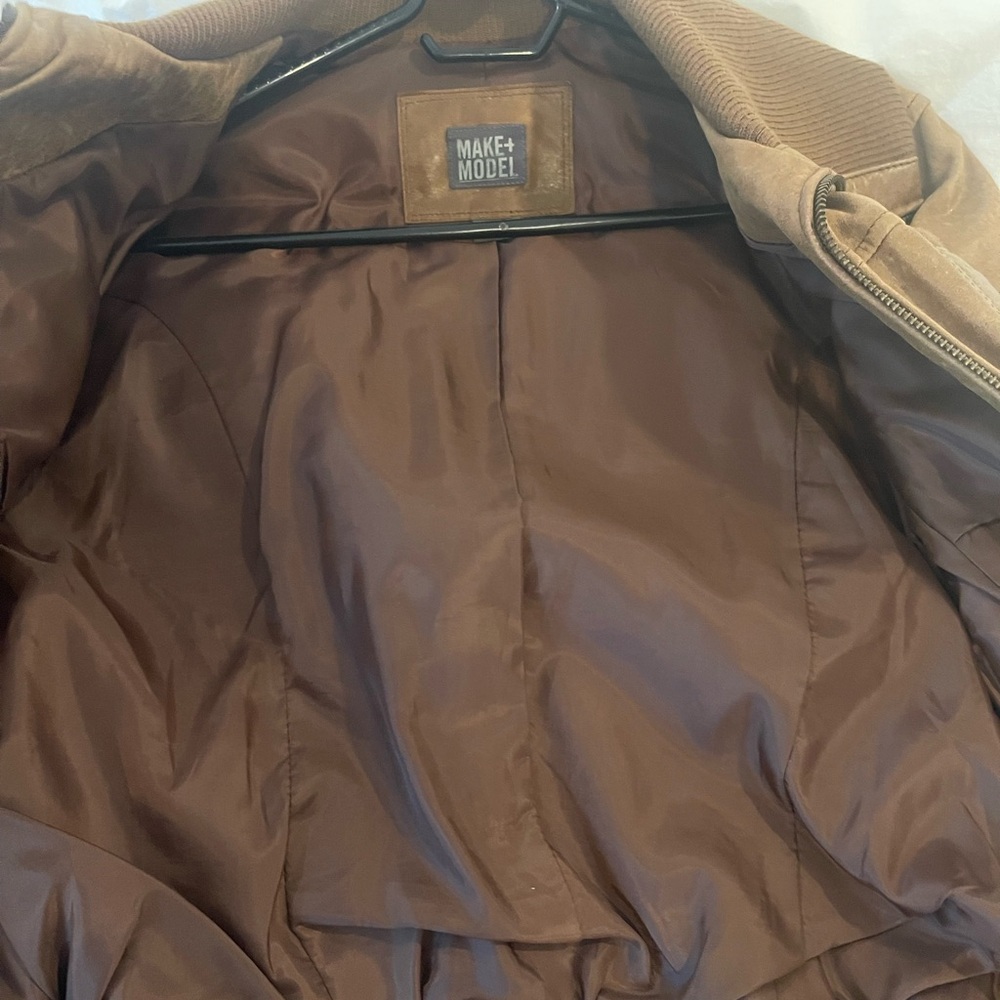 Make+ Model 100% Leather Jacket, Size M - image 4